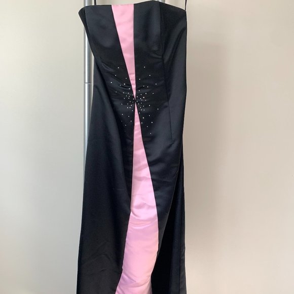 Grad Dress - Picture 1 of 3